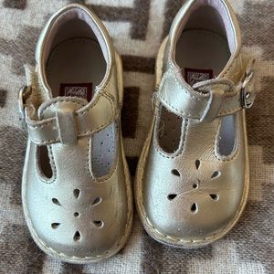 L’Amour Gold Mary Janes Size 5